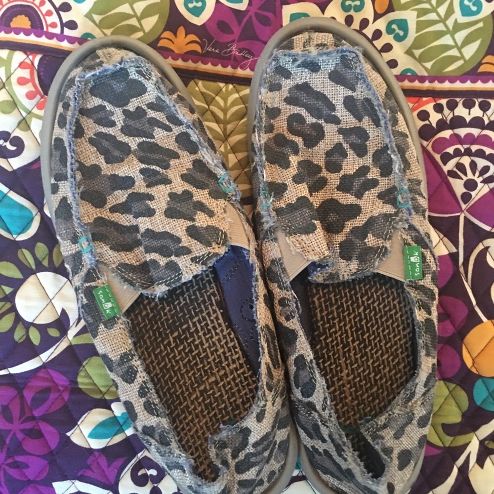 Leopard sanuks worn once